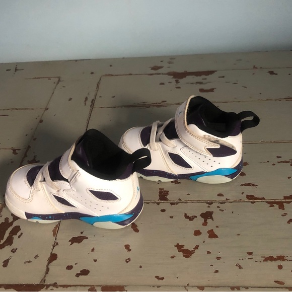 Jordan Sneakers Sz 5C White-Purple Blue Trim - Picture 2 of 5